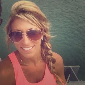 Meet your Posher, Andrea